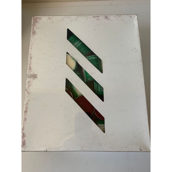 BERNAT Love My Flag Americana Collection Latch Hook Rug Kit 28" x 23" NIB 422402 - Picture 4 of 4